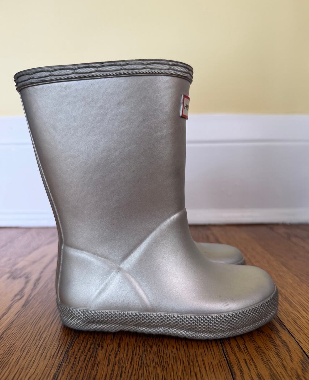 Hunter Kids' Silver Rain Boots Size 8-9 Little Kid